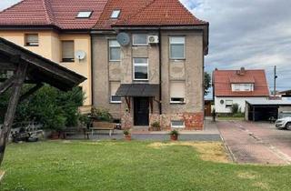 Mehrfamilienhaus kaufen in 06577 Heldrungen, Solides Mehrfamilienhaus mit drei Wohneinheiten