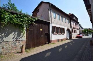 Haus kaufen in Curtigasse, 64823 Groß-Umstadt, Hofreite direkt am Marktplatz von Groß-Umstadt - Rarität in absoluter Bestlage -