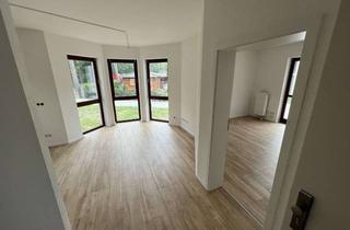 Wohnung mieten in 15345 Altlandsberg, Ruhige Lage: Großzügige 4-Zimmer-Erdgeschosswohnung mit Terrasse, Garten, 2xBad und großer Wohnküche