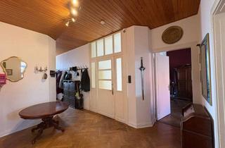Wohnung mieten in 33602 Innenstadt, Großzügige 3-Zimmer Altbauwohnung mit Balkon in zentraler Innenstadtlage