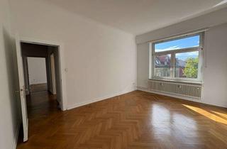 Wohnung mieten in 33602 Innenstadt, Großzügige 3-Zimmer Altbauwohnung mit Balkon in zentraler Innenstadtlage