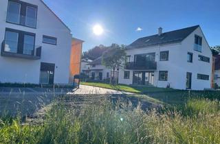 Wohnung mieten in 83536 Gars, Moderne Erdgeschosswohnung mit großem Privatgarten in hochwertigem 3-Familienhaus