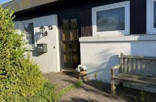 Haus kaufen in Im Felde 17a, 23730 Neustadt, Wohnen mit Charakter:Strandnaher Reihenbungalow mit Garage