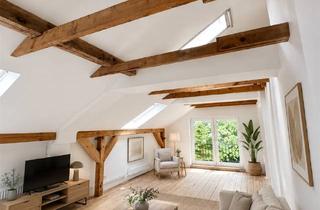 Wohnung kaufen in 22609 Hamburg, Eine Maisonette zwischen alten Baumkronen