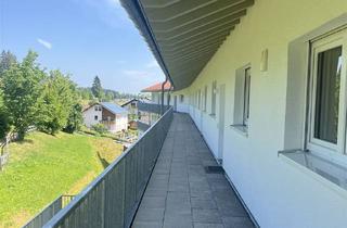 Wohnung kaufen in 78141 Schönwald, Neuwertige Komfortwohnung mit Panorama-Balkon