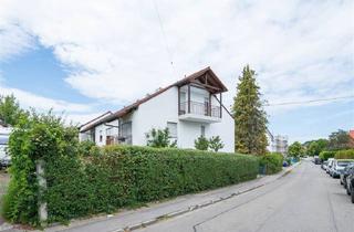 Wohnung kaufen in 86441 Zusmarshausen, Gepflegte 3-Zimmer-Dachgeschosswohnung mit zwei Bädern, Balkon und Tiefgaragenstellplatz