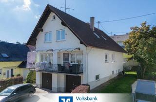 Haus kaufen in 72393 Burladingen, Renoviertes Zweifamilienhaus mit Balkon + Garagen!