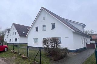 Wohnung mieten in 23974 Neuburg, Renovierte 3- Zimmer Erdgeschosswohnung mit EBK in ruhiger Lage in Neuburg