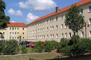 Wohnung mieten in Magdeburger Landstraße 220, 14770 Altstadt, 3 Zimmer in der Walzwerksiedlung, Küche und Bad mit Fenster
