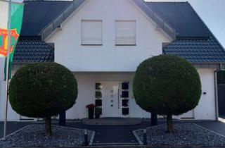 Haus kaufen in Auf Dem Kampe, 33397 Rietberg, Haus mit Pool, Sauna, Kamin und Photovoltaik in Sackgasse