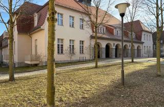 Wohnung kaufen in 13125 Buch, Bezugsfreie Wohnung mit Balkon und Stellplatz nähe Klinikum