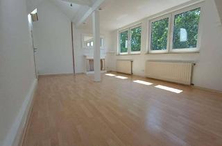 Wohnung mieten in Helmholtzplatz, 45143 Altendorf, Frisch renoviert: helle 3 Zimmer Dachgeschosswohnung mit neuer Einbauküche, ideal für WG