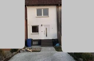 Haus mieten in Harbker Weg, 38350 Helmstedt, Anzeige: Charmantes Reihenhaus mit Garten, Stellplatz & moderner Ausstattung