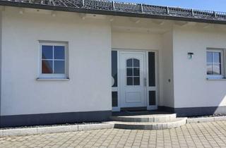 Haus mieten in 92355 Velburg, Schönes, geräumiges Haus, drei Zimmer, in sehr ruhiger Lage in Oberwiesenacker bei Neum. i. d. Opf.