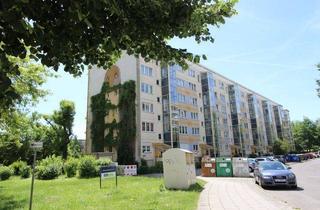 Wohnung mieten in Eichenstraße 27, 07549 Gera, Wohngenuss pur – Balkon mit Ausblick ins Grüne und bequemer Aufzug inklusive. Nachmieter gesucht.