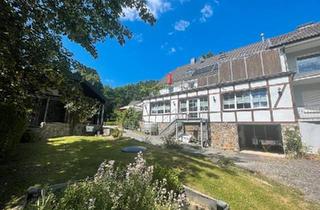 Haus kaufen in 51580 Reichshof, Reichshof - Großes Haus, 320 m² Wohnfläche, 1800 m² Grundstück
