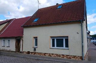 Haus kaufen in 06385 Aken, Aken (Elbe) - Eckhaus mit Nachbarhaus und neuer Zufahrt, sanierungsbedürftig
