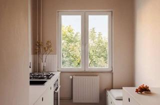 Wohnung kaufen in 10781 Schöneberg, Klar gegliedert mit Cubro-Küche und Westbalkon