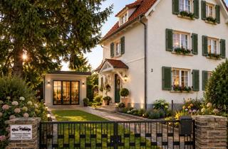 Wohnung kaufen in Schlössleweg, 89231 Neu-Ulm, Altbauflair zum Selbstausbau
