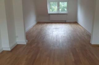 Wohnung kaufen in Brunostr 10, 45130 Rüttenscheid, Attraktiv sanierte 2,5 -Zimmer Dachgeschoßwohnung mit Gartenmitbenutzung