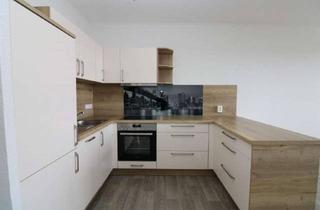 Wohnung mieten in Paul-Müller-Straße 74, 09599 Freiberg, Schlüssel drehen, Herd an...große 2-RW mit Einbauküche, Wanne & Balkon!!!