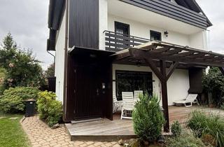 Wohnung mieten in 42477 Radevormwald, Dachgeschosswohnung mit Balkon und eigenem Eingang in einem Zweifamilienhaus – zentrumsnah!