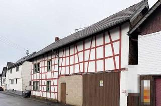 Haus kaufen in 53520 Wershofen, Denkmalgeschütztes Fachwerkhaus mit Innenhof - für 2 Wohneinheiten in Wershofen