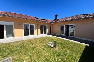 Haus kaufen in 92699 Irchenrieth, Wohnen auf einer Ebene – Stilvoller Bungalow mit Terrasse, Garten und Garage