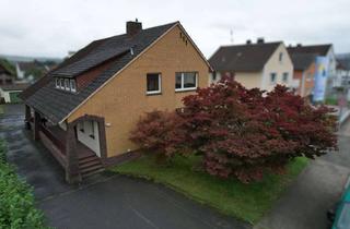 Haus kaufen in 37688 Beverungen, Ein-/ Zweifamilienhaus mit mehreren Garagen in Beverungen