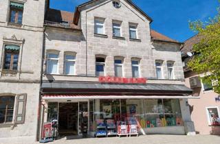 Anlageobjekt in 90518 Altdorf, Gründerzeitadresse mit Laden/Wohnungen und großer Abendsonnenterrasse mitten in Altdorf