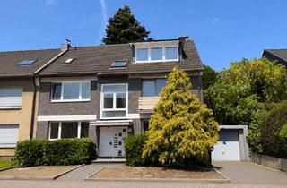 Anlageobjekt in 40878 Ratingen, 4-Familienhaus mit bezugsfreier Eigentümer-Wohnung in ruhiger Innenstadtlage von Ratingen