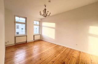 Wohnung kaufen in 13595 Spandau, Bezugsfrei + Käufer-Prov.frei: 2 Zimmer Altbau-Whg. in Spandau + Dielen + hohe Decken + große Küche