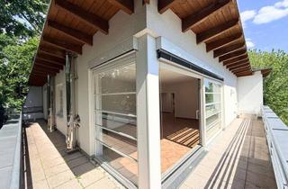 Wohnung kaufen in 63303 Dreieich, ZEITLOSE ELEGANZ – Stilvolle DG-Wohnung mit Terrasse, Kamin, EBK, 2 TG-Stellplätzen & vielem mehr