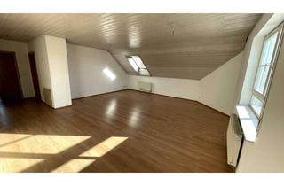 Wohnung mieten in 72108 Rottenburg, Großzügige 3-Zimmer-Dachgeschosswohnung mit Terrasse, Einbauküche und Stellplatz, Warmmiete 990 €