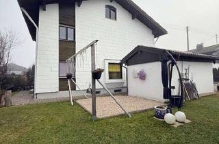 Anlageobjekt in 83224 Grassau, Vermietete, gepflegte Doppelhaushälfte mit Blick zur Schnappenkirche und vielseitiger Zusatzfläche
