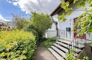 Einfamilienhaus kaufen in 89081 Ulm, Söflingen: Ein Haus voller Möglichkeiten! DHH mit Garten, großer Terrasse und Kamin.