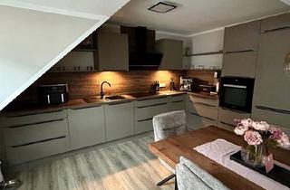 Wohnung kaufen in 21680 Stade, Stade - 3 Zimmer, Balkon & ausgebauter Dachboden