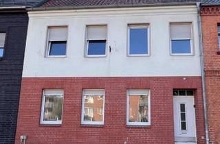Haus kaufen in 29410 Salzwedel, Salzwedel - Reihenmittelhaus mit zwei Wohneinheiten & großem Südgrundstück