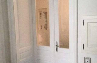 Wohnung kaufen in 40477 Pempelfort, Pempelfort Altbauwohnung Sehr schöne 2 Zi. off Wohnküche weiße Einbauküche Diele Bad Terrasse