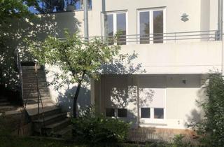 Wohnung kaufen in 85774 Unterföhring, VON PRIVAT! Attraktive, geräumige 2-Zimmer Whg. in ruhiger, parkähnlicher Umgebung
