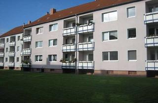 Wohnung mieten in Hallesche Straße 32, 38350 Helmstedt, Bald frei: 3-Zi.-Whng., TL-Bad mit Fenster (ID-32043)