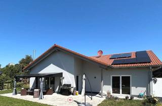 Haus kaufen in 94344 Wiesenfelden, Modernes Wohnen auf einer Ebene in ruhiger Siedlung