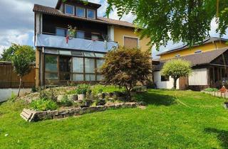 Haus kaufen in 92353 Postbauer-Heng, Gepflegtes, vermietetes 2-Fam.-Haus mit Potential in gewachsener Wohnlage.
