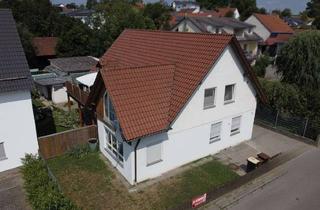Haus kaufen in 86551 Aichach, Zweifamilienhaus - Fernwärme, sofort Frei! fussläufig zum Bahnhof Aichach