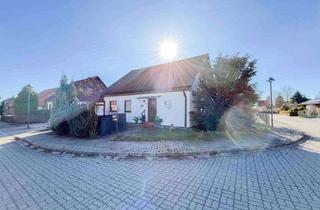Haus kaufen in 06179 Steuden, Familienidylle in Steuden - Großzügiges Zuhause mit großem Garten und Kaminofen