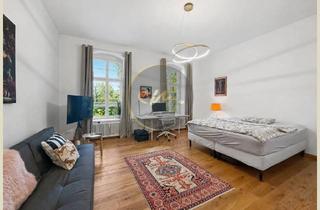 Wohnung kaufen in 10119 Prenzlauer Berg, Top-Lage (Teutoburger Platz): Bezugsfreie und großzügige 1-Zimmer-Altbauwohnung mit Wohnküche