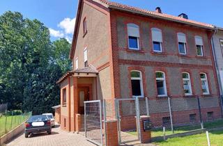 Haus kaufen in Zur Eulenburg, 38723 Seesen, Großzügiges Zweifamilienhaus mit Nebengebäuden, Garage und Garten in ruhiger Ortsrandlage