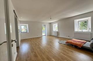 Wohnung kaufen in Buchenloherstraße 17, 93128 Regenstauf, Sanierte 4 - ZKB mit atemberaubender Terrasse u. Balkon