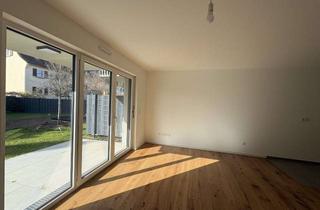 Wohnung kaufen in Bertastr. 2C, 63743 Obernauer Kolonie, Zukunftssicher & Barrierefrei: Stilvolle 2-Zimmer-Erdgeschosswohnung mit Gartenanteil