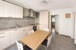 Wohnung kaufen in 66115 Saarbrücken, Helle 3-Zimmer-Wohnung mit Balkon, hochwertiger Einbauküche und großem Privatgarten.
